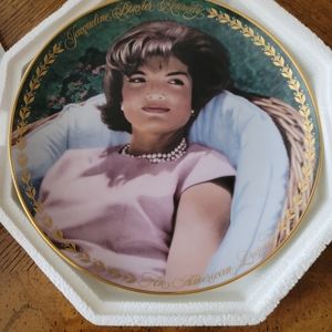 JACQULINE KENNEDY PLATE FROM FRANKLIN MINT NEVER USED OR PUT OUT LIMITED EDITION